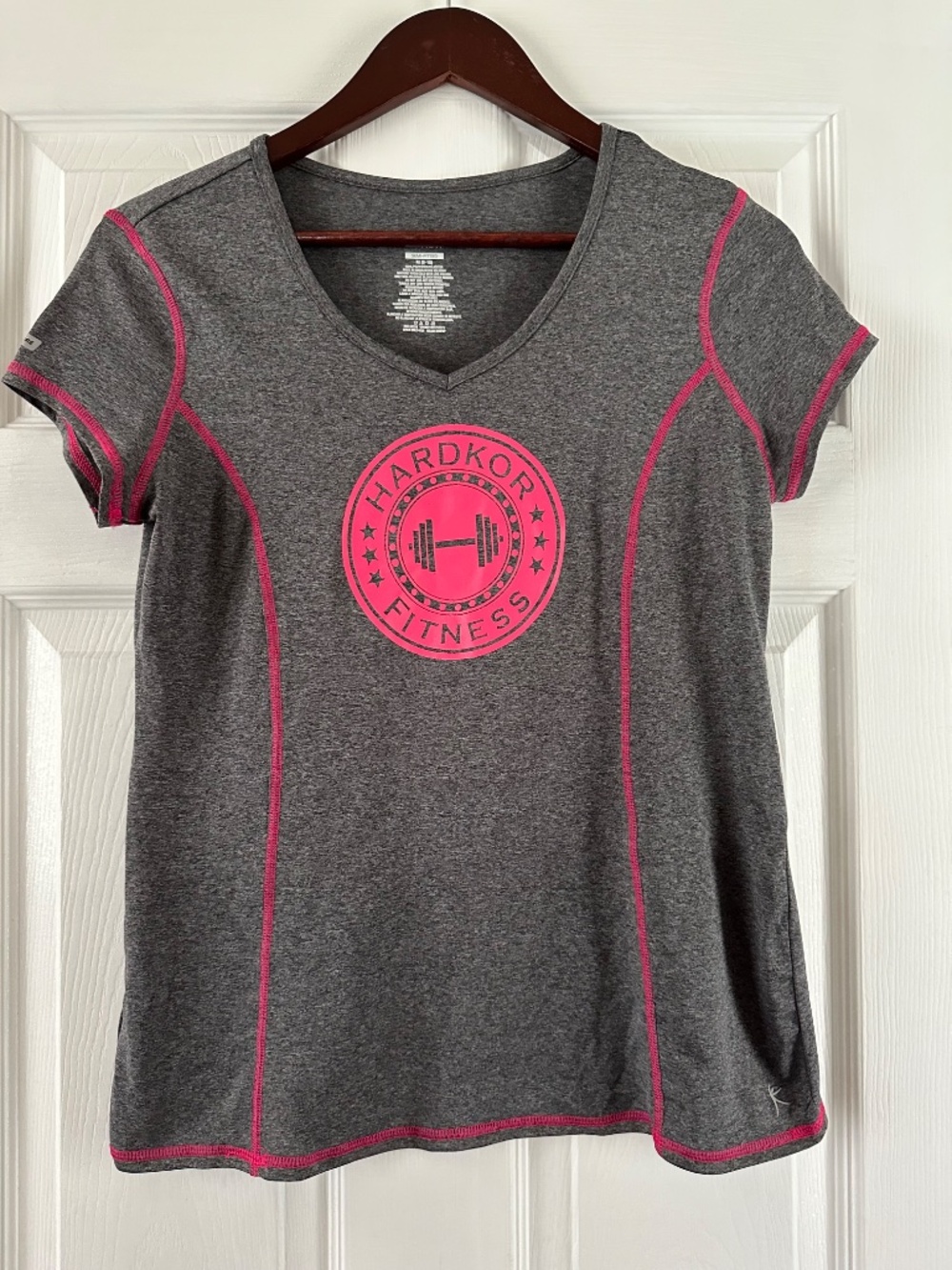 Danskin Now Performance DriMore Short Sleeve Pink V-Neck Shirt Size M NWOT